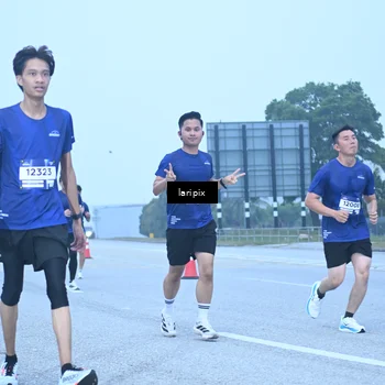 Runner Photo 7587358