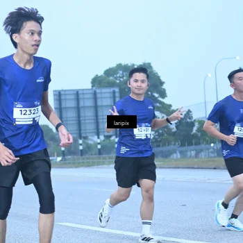 Runner Photo 7587363