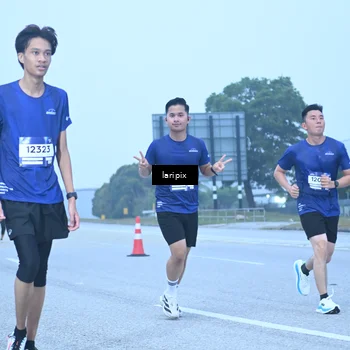 Runner Photo 7587364