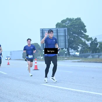 Runner Photo 7587370