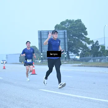 Runner Photo 7587372