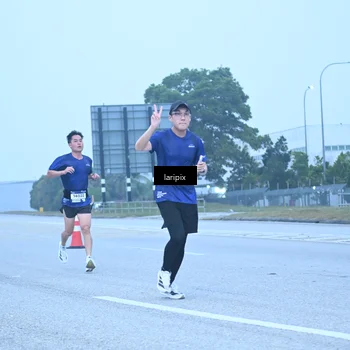 Runner Photo 7587373