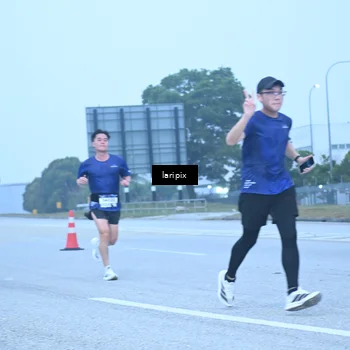 Runner Photo 7587374