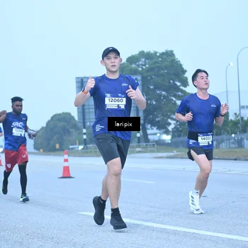 Runner Photo 7587375