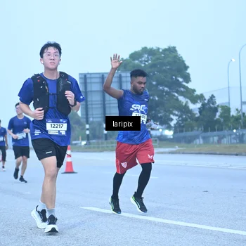 Runner Photo 7587377