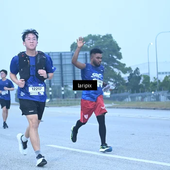 Runner Photo 7587381
