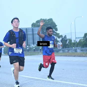 Runner Photo 7587384