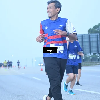 Runner Photo 7587389