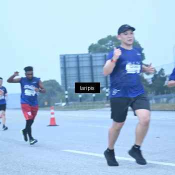 Runner Photo 7587392