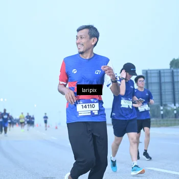 Runner Photo 7587393