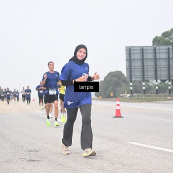 Runner Photo 7587403