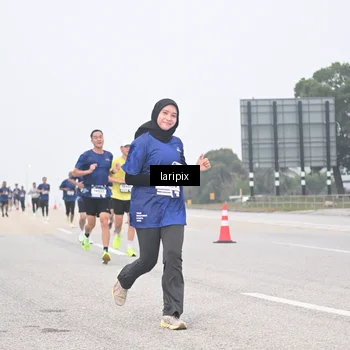 Runner Photo 7587404