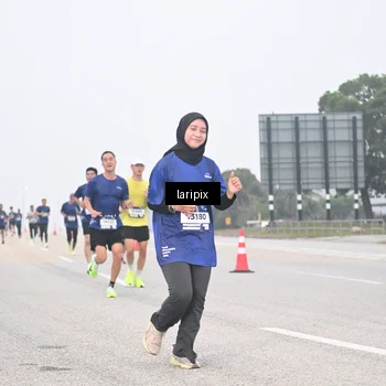 Runner Photo 7587405
