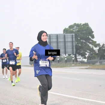 Runner Photo 7587408