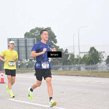 Runner Photo 7587414