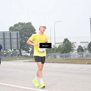 Runner Photo 7587421