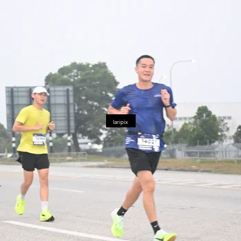 Runner Photo 7587424