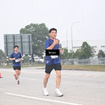 Runner Photo 7587425