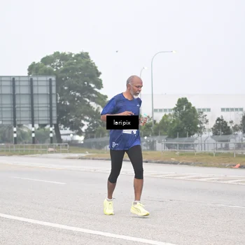 Runner Photo 7587435