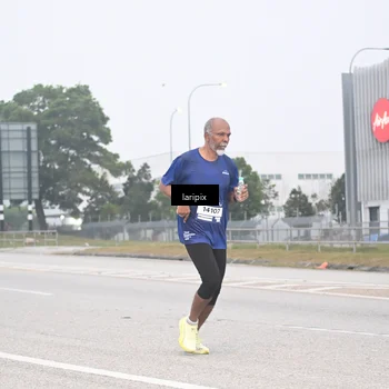 Runner Photo 7587445