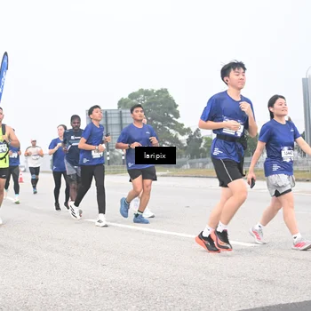 Runner Photo 7587457