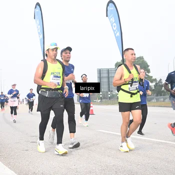 Runner Photo 7587463