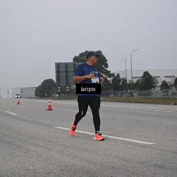 Runner Photo 7587469