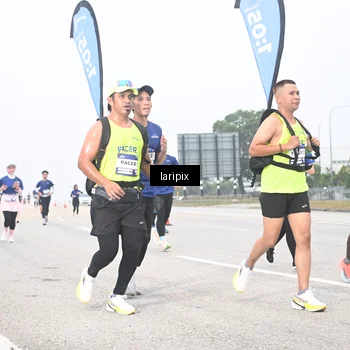 Runner Photo 7587472