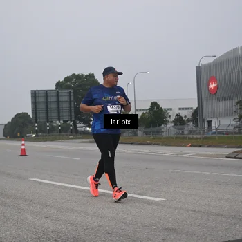 Runner Photo 7587474