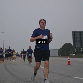 Runner Photo 7587479
