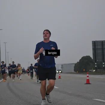 Runner Photo 7587481