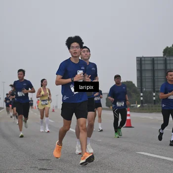 Runner Photo 7587490