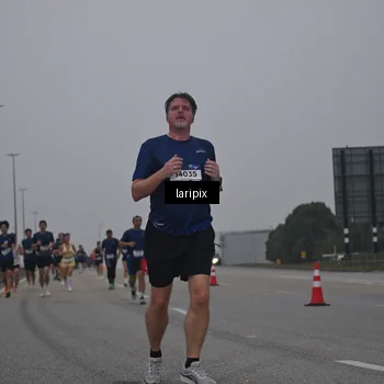 Runner Photo 7587491