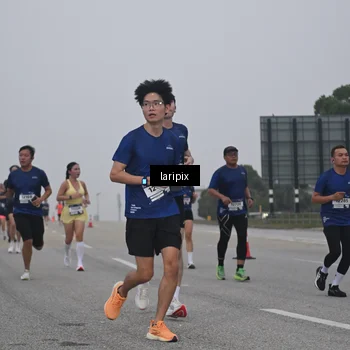 Runner Photo 7587492
