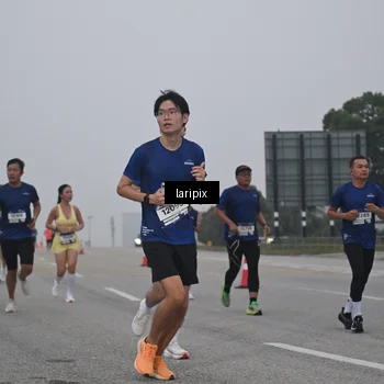 Runner Photo 7587493