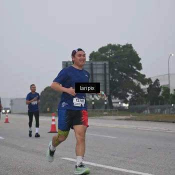 Runner Photo 7587494