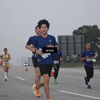 Runner Photo 7587495