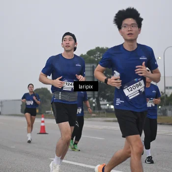 Runner Photo 7587496