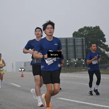 Runner Photo 7587503