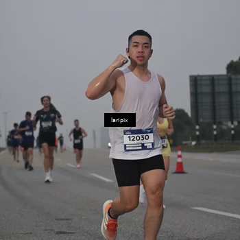 Runner Photo 7587511