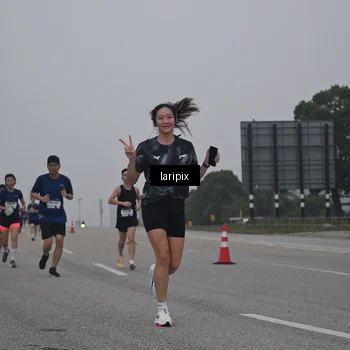 Runner Photo 7587516