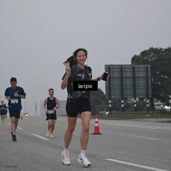Runner Photo 7587517