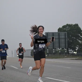 Runner Photo 7587519