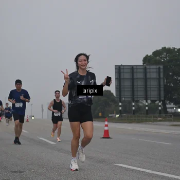 Runner Photo 7587521