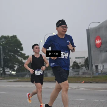 Runner Photo 7587536