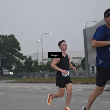 Runner Photo 7587537