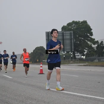 Runner Photo 7587558