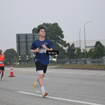 Runner Photo 7587562