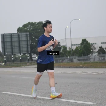 Runner Photo 7587564