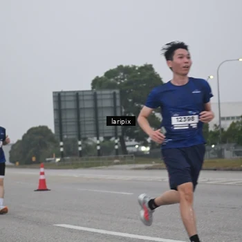 Runner Photo 7587565